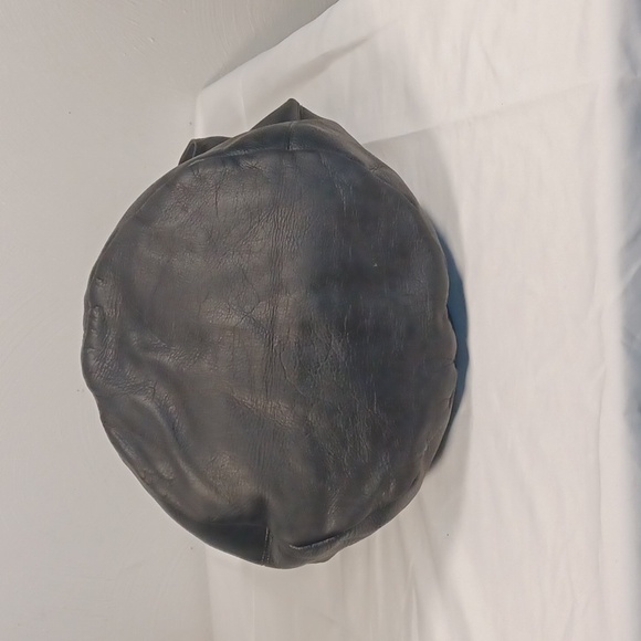 Wilsons Leather Black Genuine Leather Shoulder Bag - Picture 3 of 5